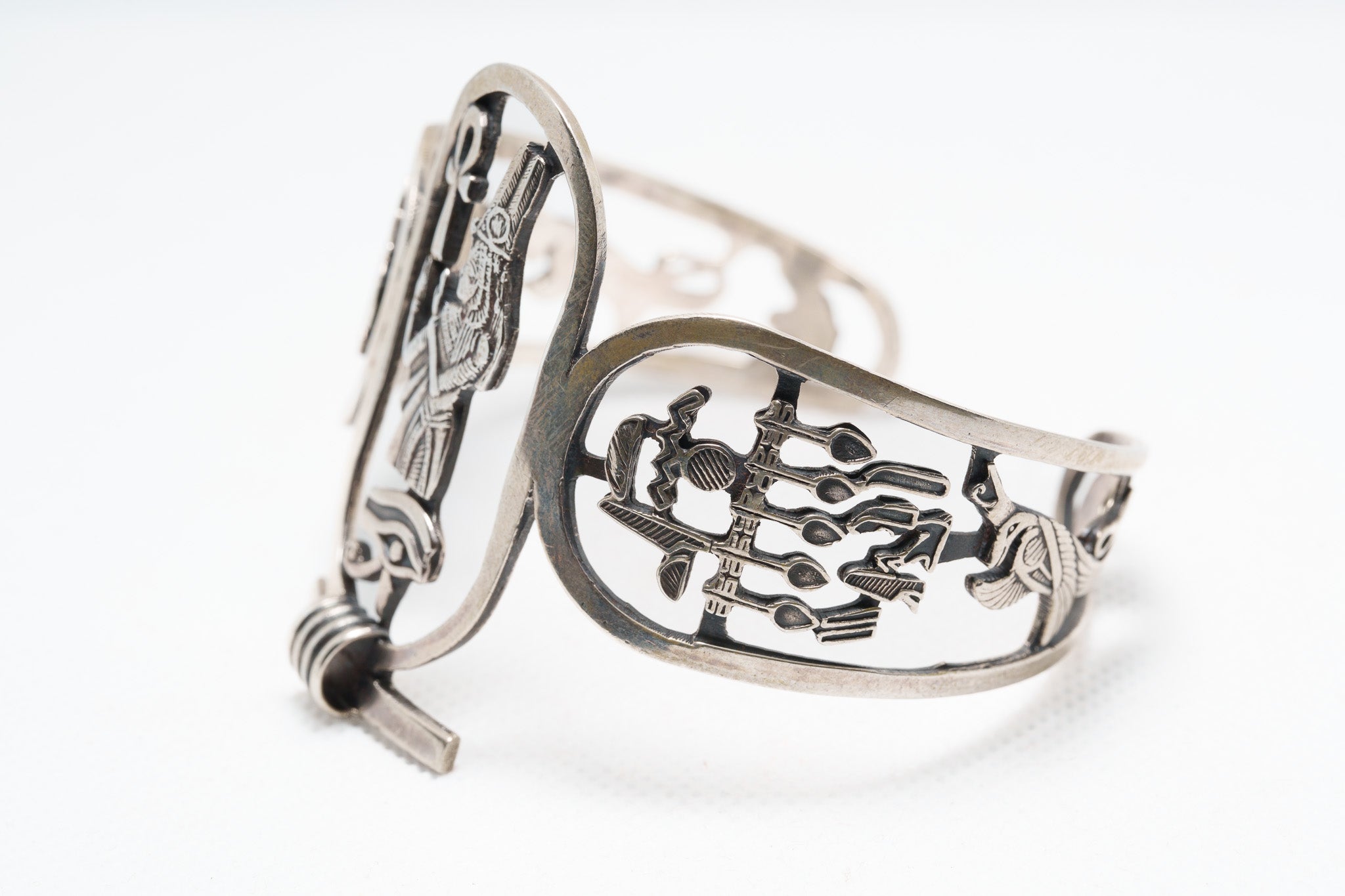 Isis Sovereign Cuff